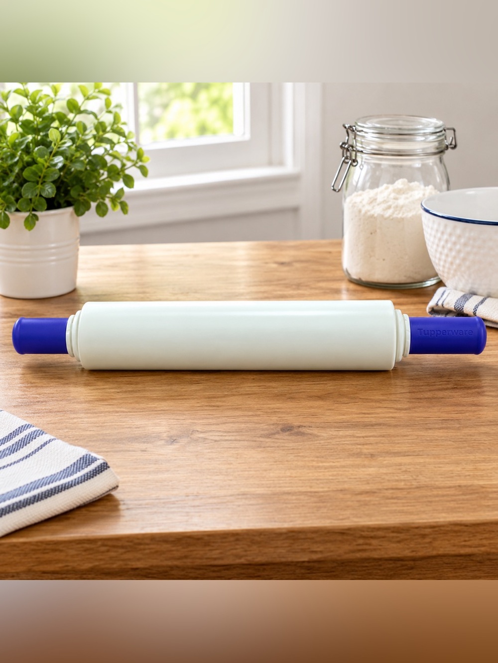 Tupperware Rolling Vintage Speckled White and Blue 20” total length Fillable